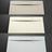 Reno | Plato de Ducha de Resina Antideslizante | Válvula Oculta + Rejilla de Color | Textura Piedra | Color Gris 7035